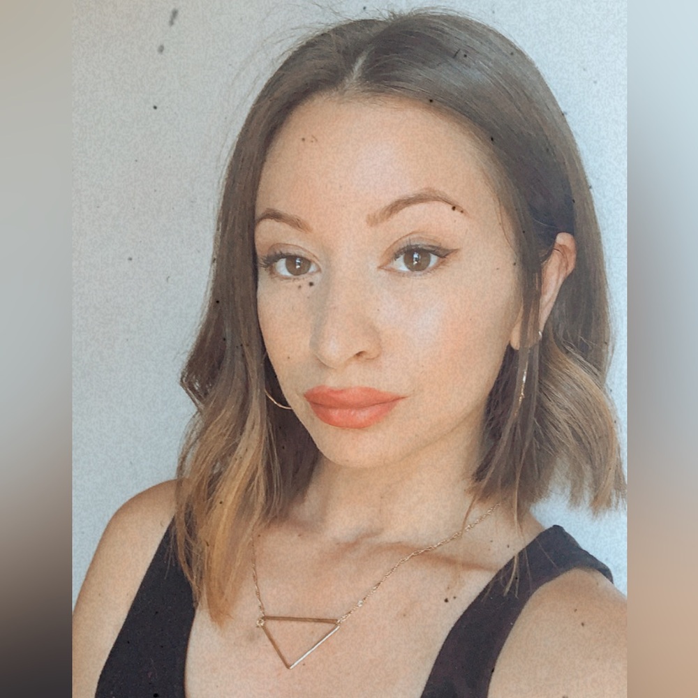 Meet your Posher, Alexis
